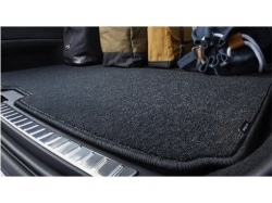 Auduma bagāžnieka paklājs Porsche Cayenne (2003-2010), tumši pelēks ― AUTOERA.LV