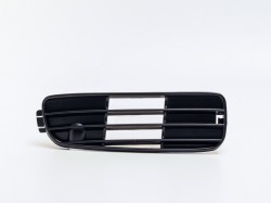 Решётка в бампере Audi 80 (1991-1995), прав. ― AUTOERA.LV