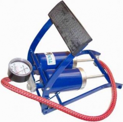 Kājas pumpis ar 2 cilindriem un monometru, 54mm x 100mm ― AUTOERA.LV