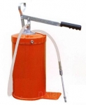 Eļļas nosūknēšanas tvērtne 16kg ― AUTOERA.LV