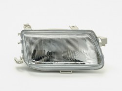 Priekšējais lukturis no Opel Astra F (1995-1998), pa labi ― AUTOERA.LV