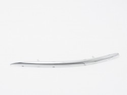 Priekšēja bampera moldings VW Jetta (2005-2010), kreisā pusē ― AUTOERA.LV