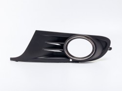 Bamperu apakšeja reste ar caurumu miglas lukturim VW Golf VI (2008-2012), kreis.puse ― AUTOERA.LV